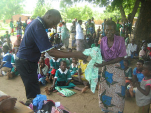 A beneficiary appreciating her donation